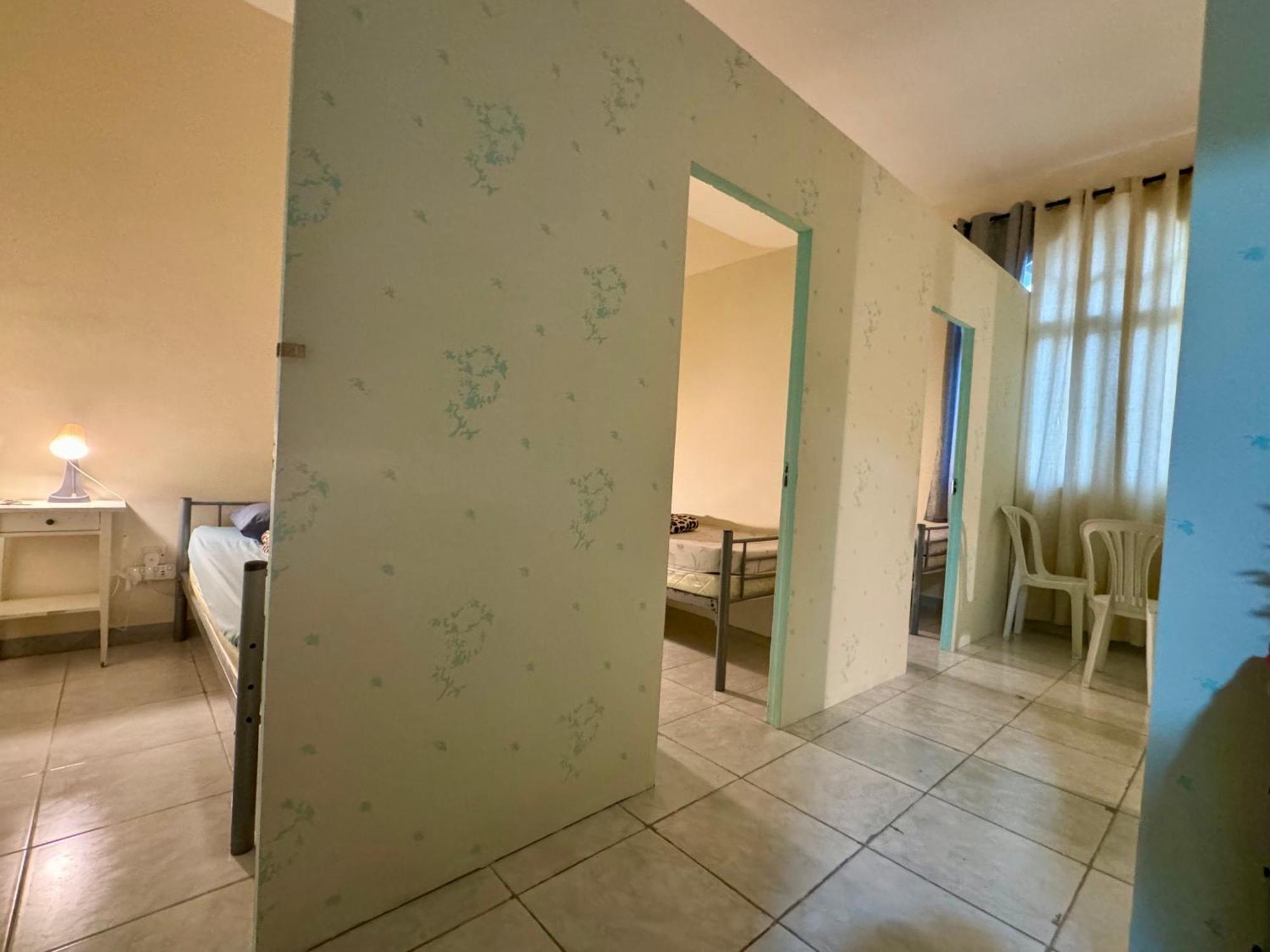 Female Backpackers Ostello